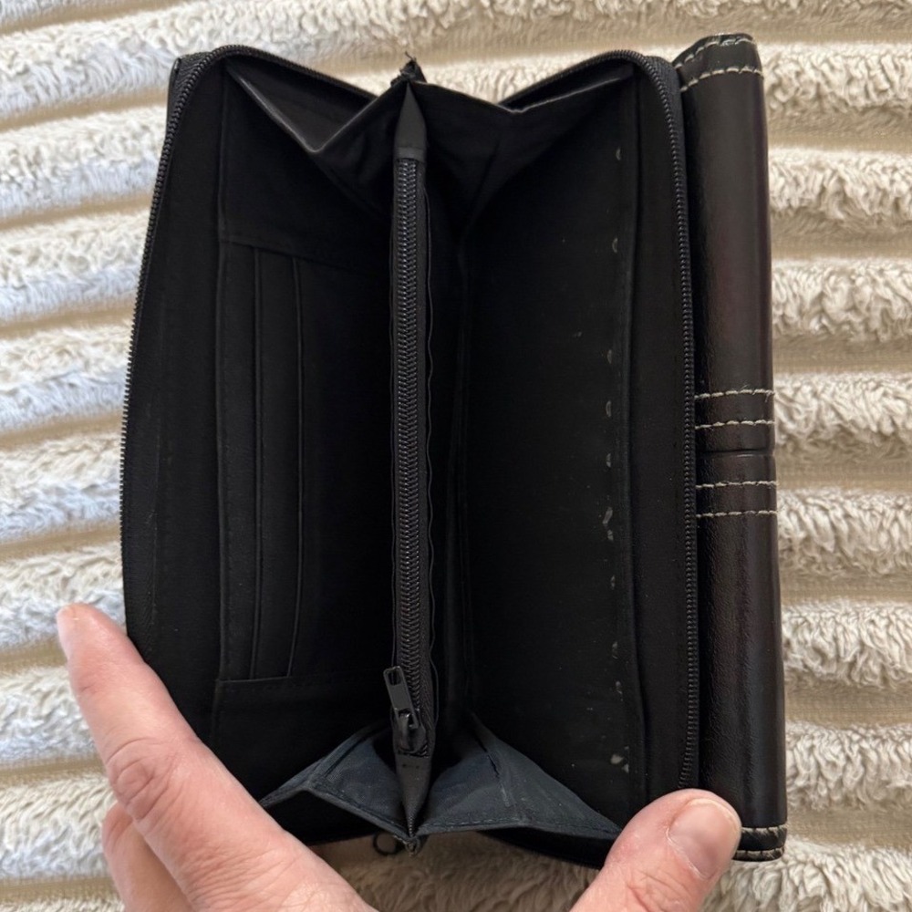 Buxton Women Leather Tri-Fold Clutch Wallet Black Contrast Stitching - Picture 3 of 8